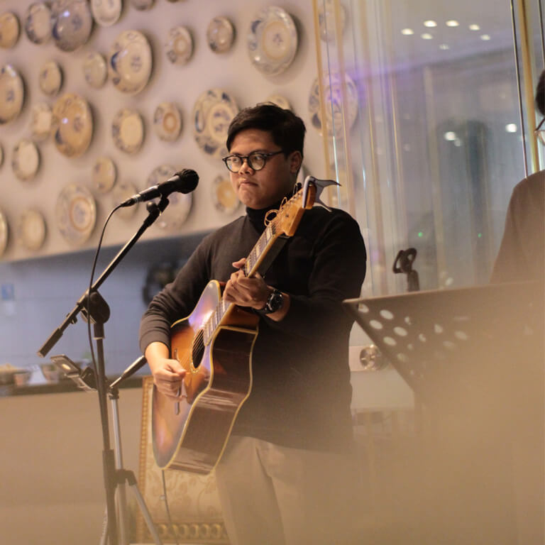 Wedding at La Lisa Hotel Surabaya with Bertiga Ent