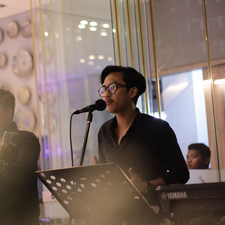 Wedding at La Lisa Hotel Surabaya with Bertiga Ent