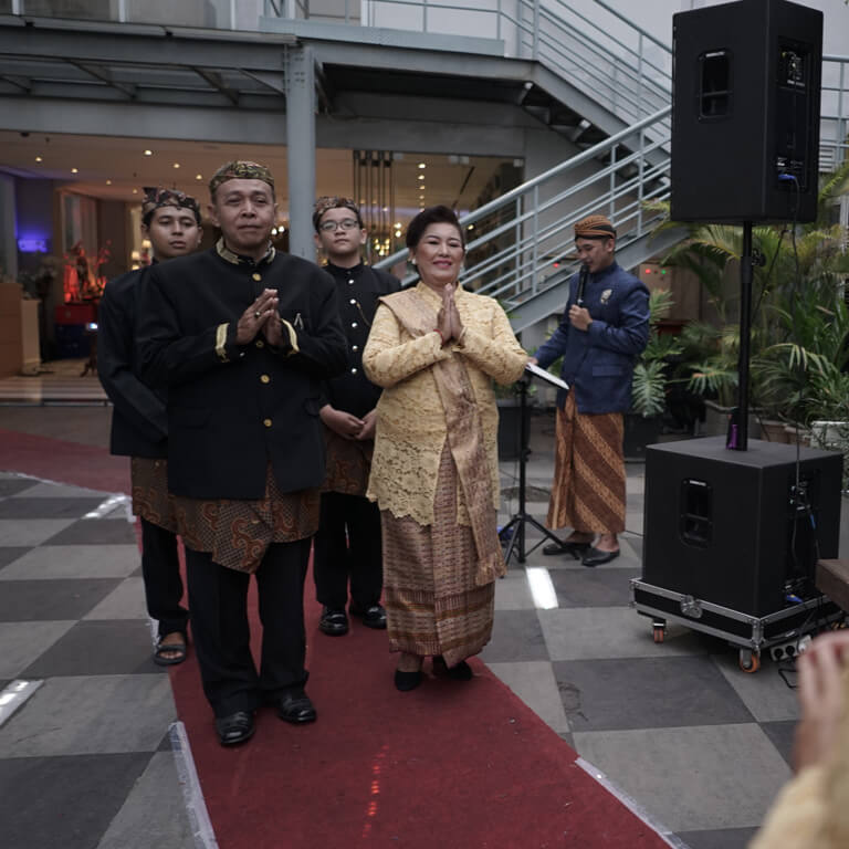 Wedding at La Lisa Hotel Surabaya with Bertiga Ent