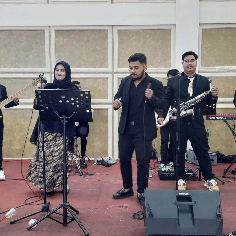 Wedding Party with Overjoy Music