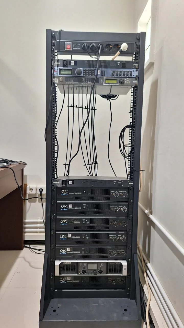 The system rack: amplification and processing gathered in one place.