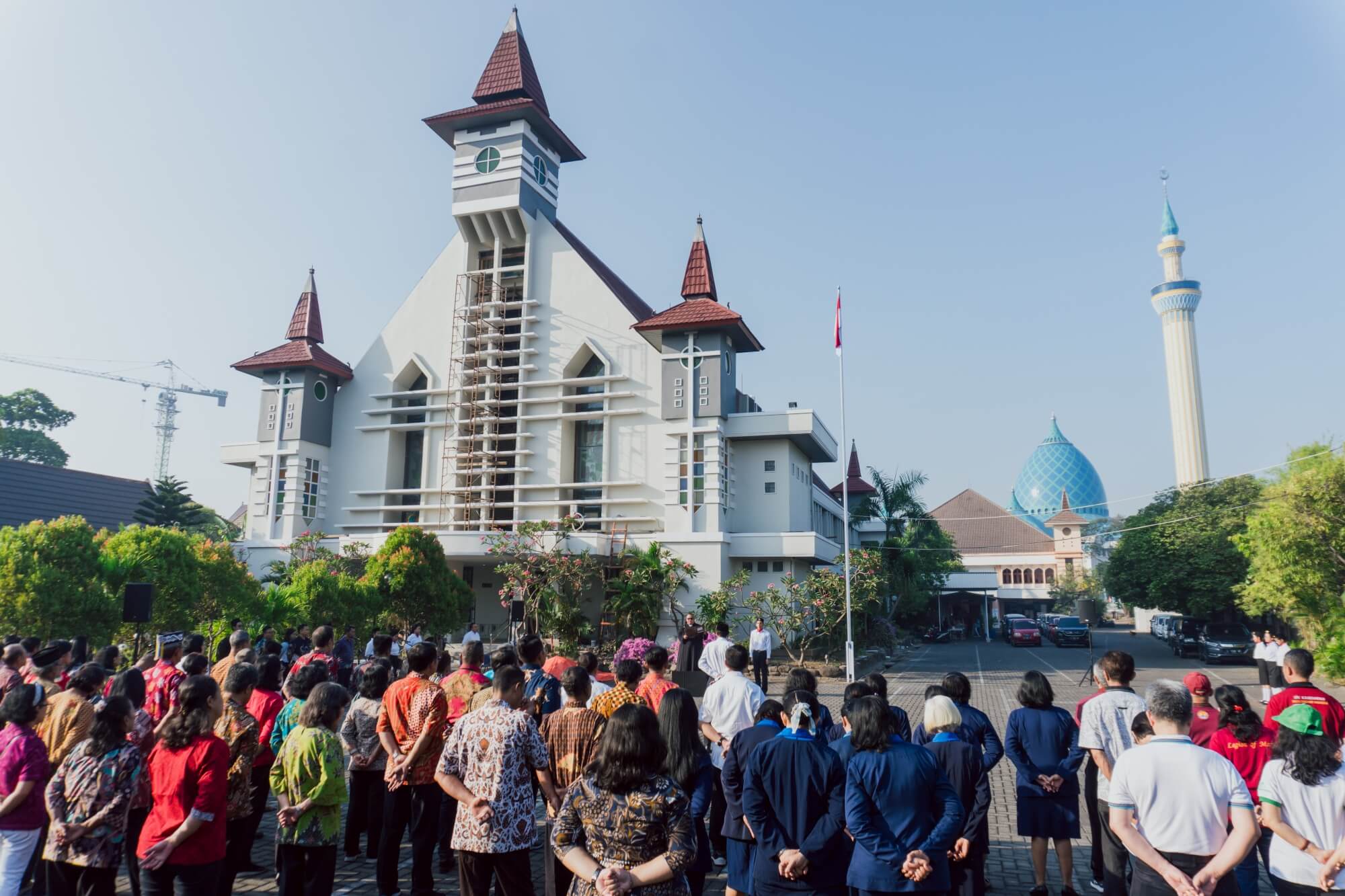Upacara Bendera HUT RI ke-80 di Gereja Sakramen Mahakudus Surabaya